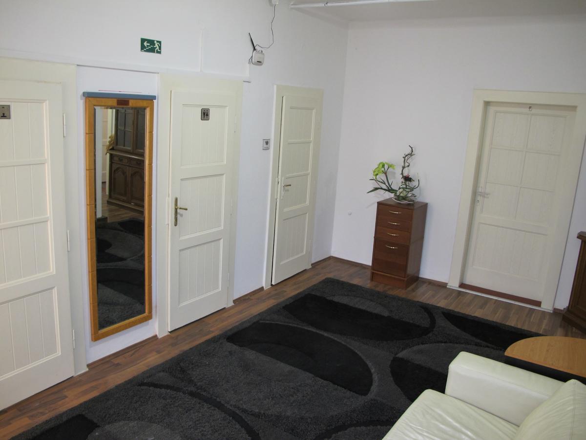 All Seasons Hostel Prague Exterior photo