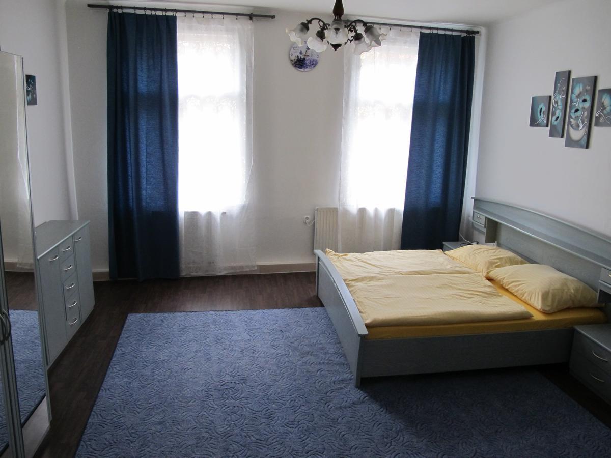All Seasons Hostel Prague Exterior photo